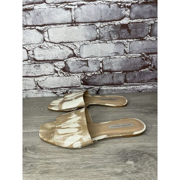 Saks Fifth Avenue White Tan Patent Leather Slides Open Toe Flats Sandals Women 9 - Picture 11 of 16